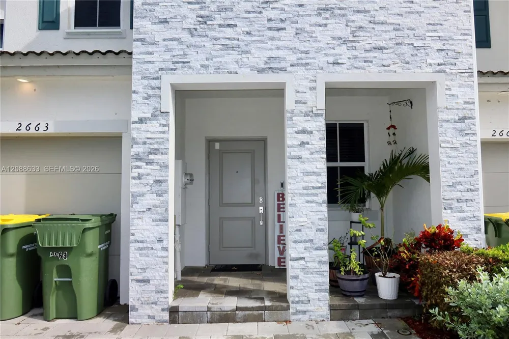 2663 SE 10th St Homestead, FL 33035