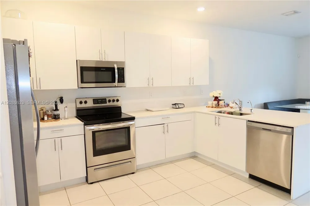 2663 SE 10th St Homestead, FL 33035