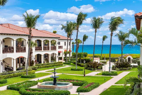 5833 OCEAN BOULEVARD #D2