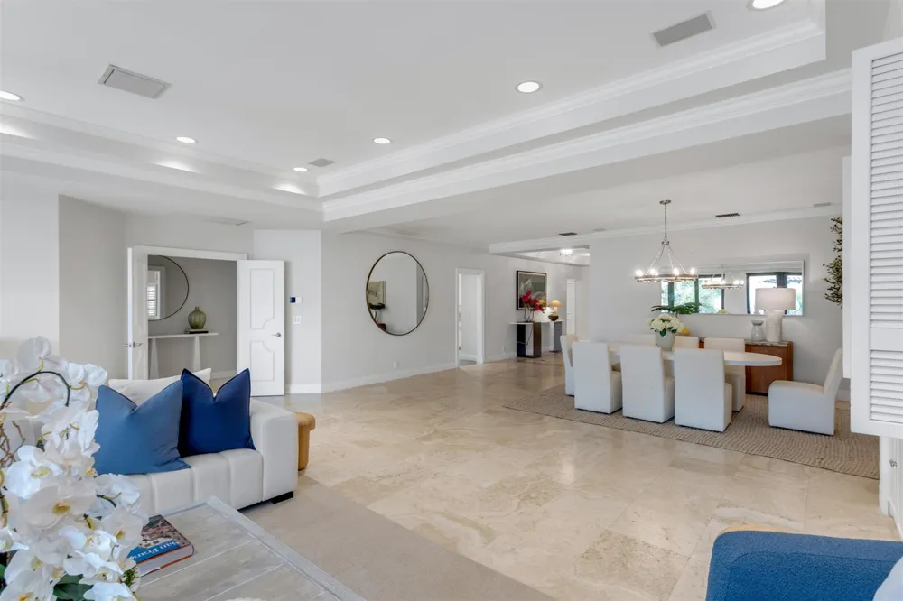 5833 OCEAN BOULEVARD #D2 Ocean Ridge, FL 33435