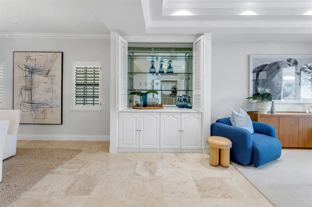 5833 OCEAN BOULEVARD #D2 Ocean Ridge, FL 33435