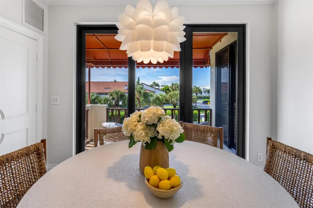 5833 OCEAN BOULEVARD #D2 Ocean Ridge, FL 33435
