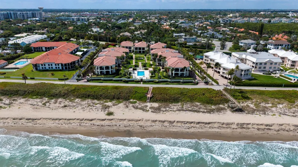 5833 OCEAN BOULEVARD #D2 Ocean Ridge, FL 33435