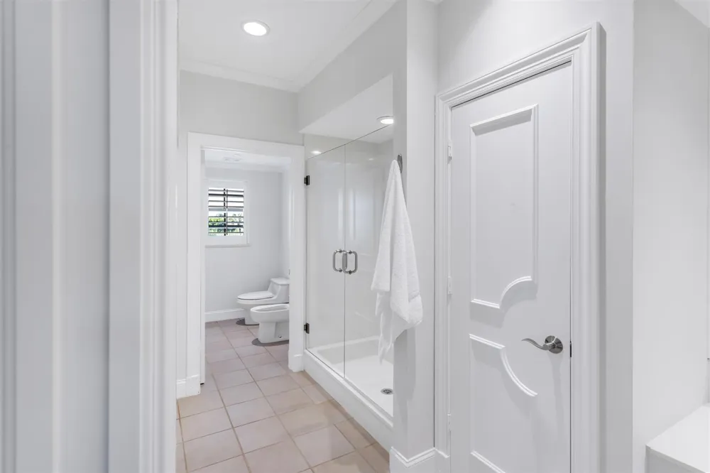 5833 OCEAN BOULEVARD #D2 Ocean Ridge, FL 33435