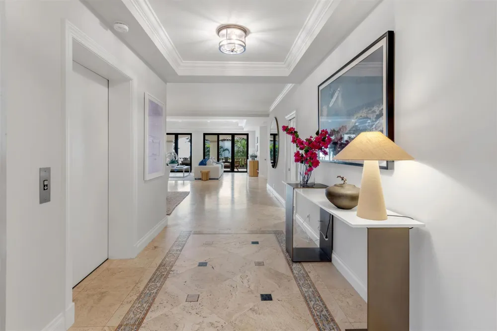 5833 OCEAN BOULEVARD #D2 Ocean Ridge, FL 33435