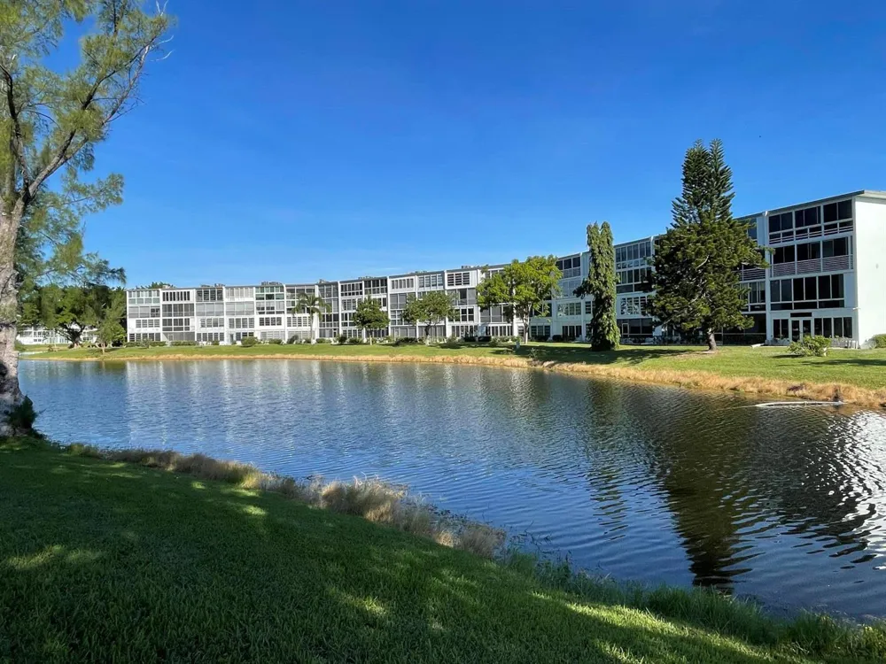 2154 CAMBRIDGE G Deerfield Beach, FL 33442