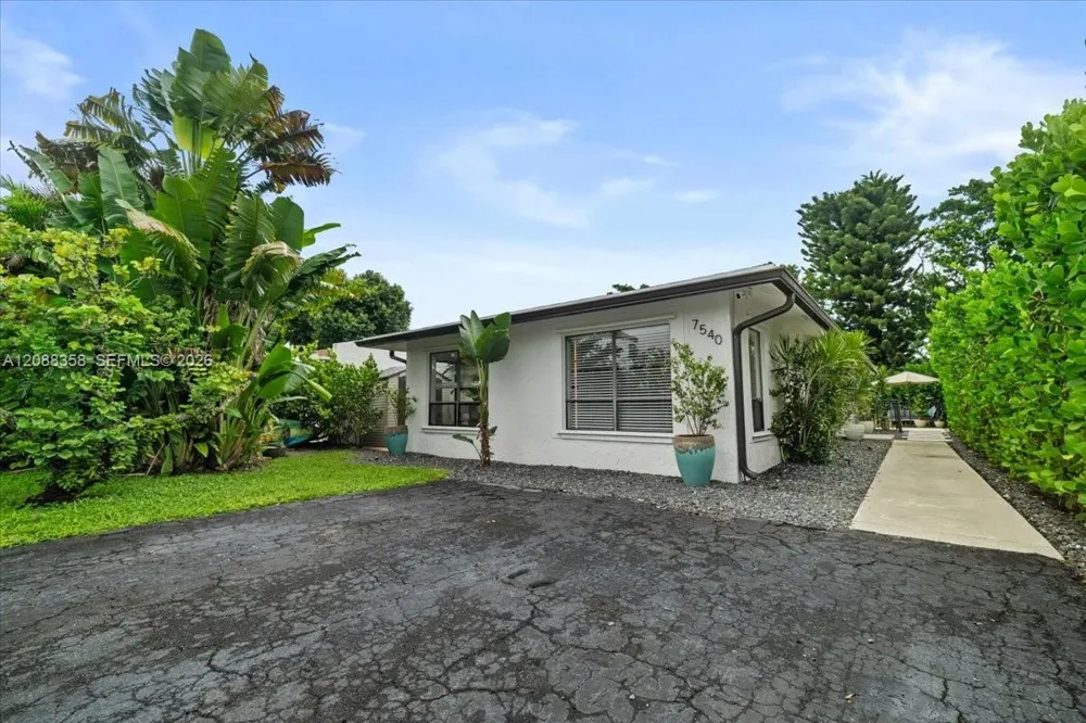 7540 Deuce Ln Lake Worth, FL 33467