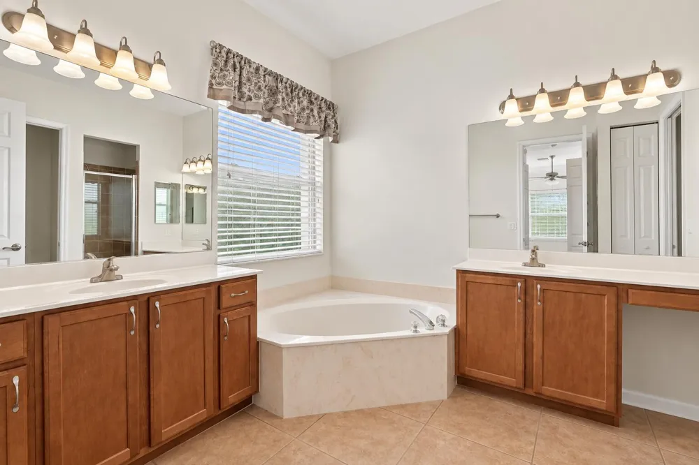 718 SW MYAKKA RIVER Port St. Lucie, FL 34986