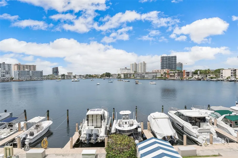 126 Golden Isles Dr #34A Hallandale Beach, FL 33009
