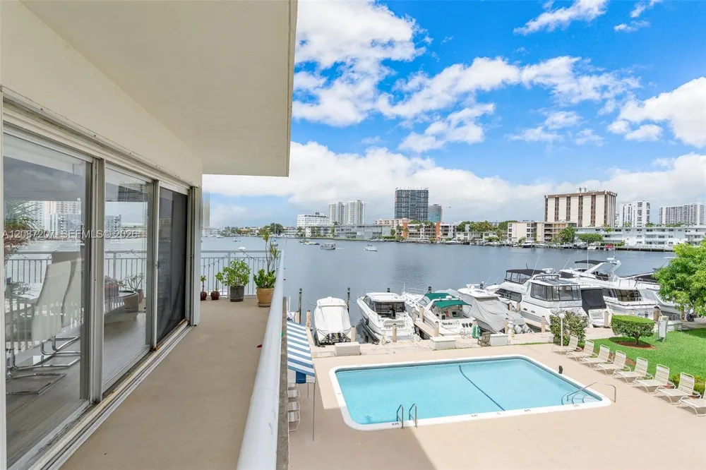 126 Golden Isles Dr #34A Hallandale Beach, FL 33009