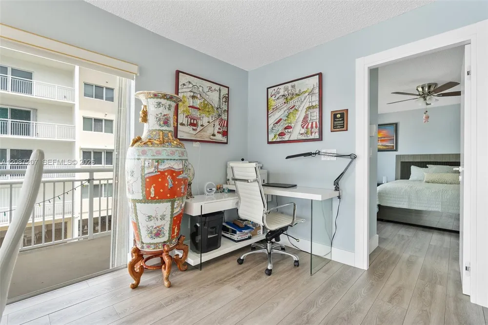 126 Golden Isles Dr #34A Hallandale Beach, FL 33009