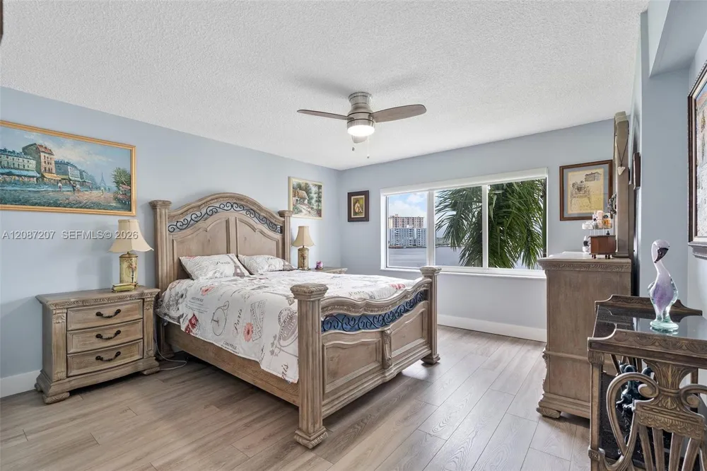 126 Golden Isles Dr #34A Hallandale Beach, FL 33009