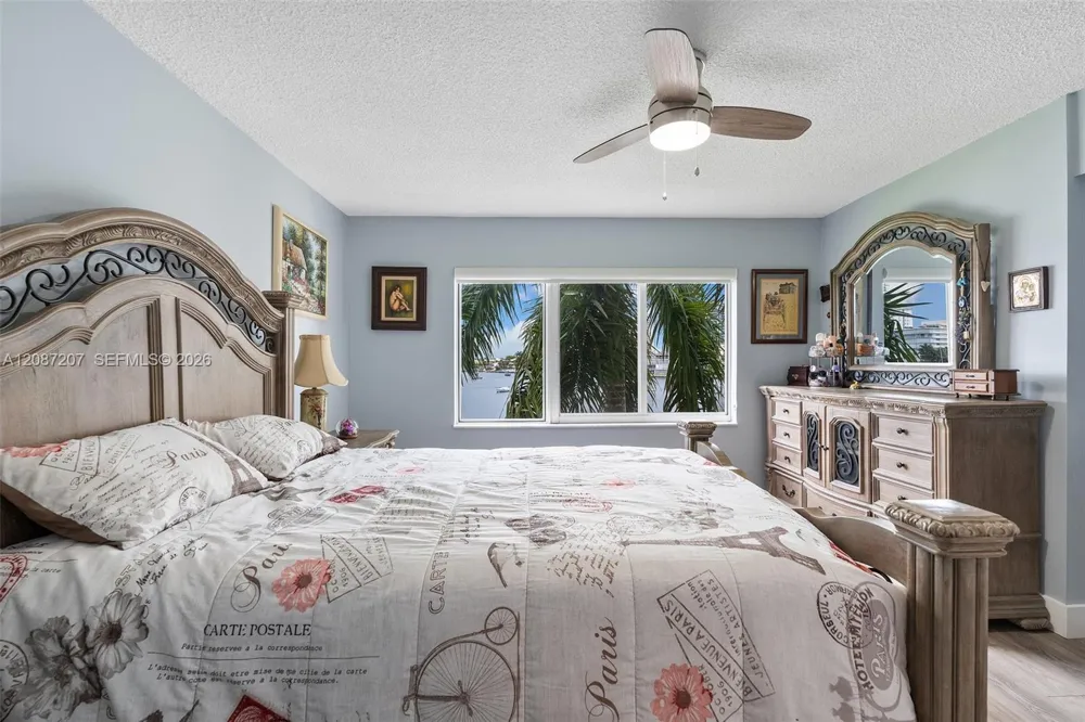 126 Golden Isles Dr #34A Hallandale Beach, FL 33009