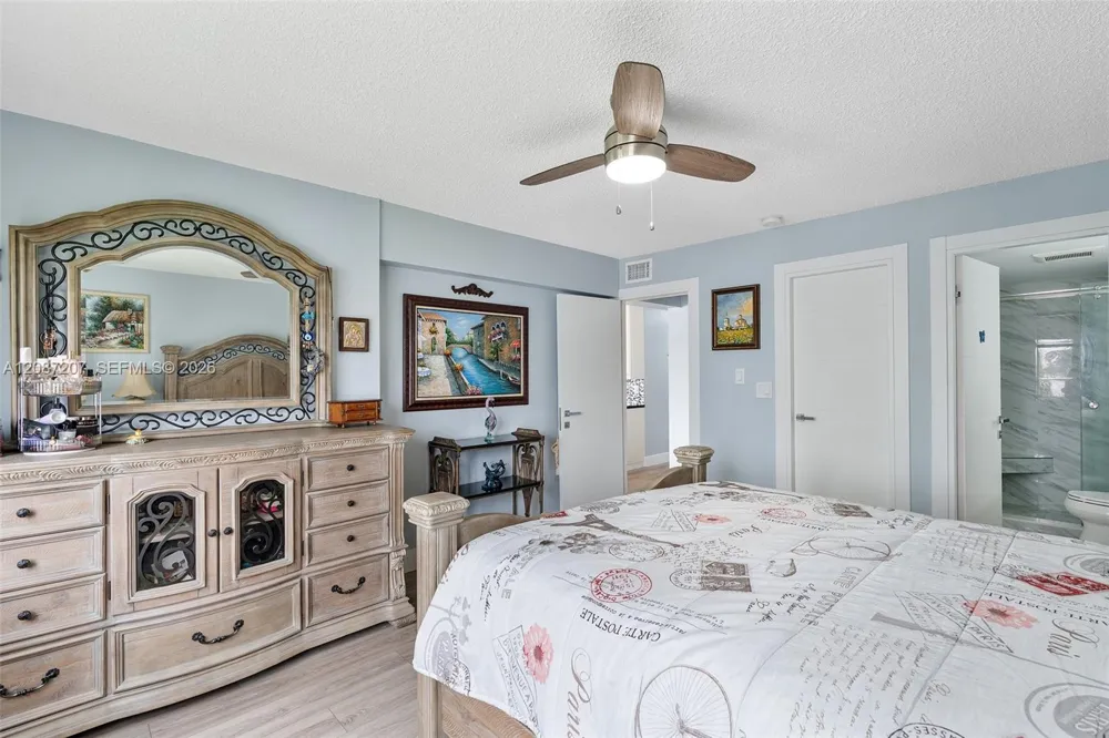 126 Golden Isles Dr #34A Hallandale Beach, FL 33009