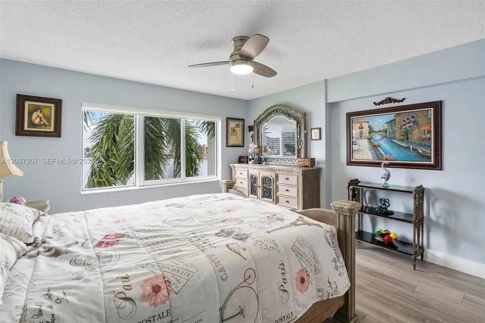126 Golden Isles Dr #34A Hallandale Beach, FL 33009