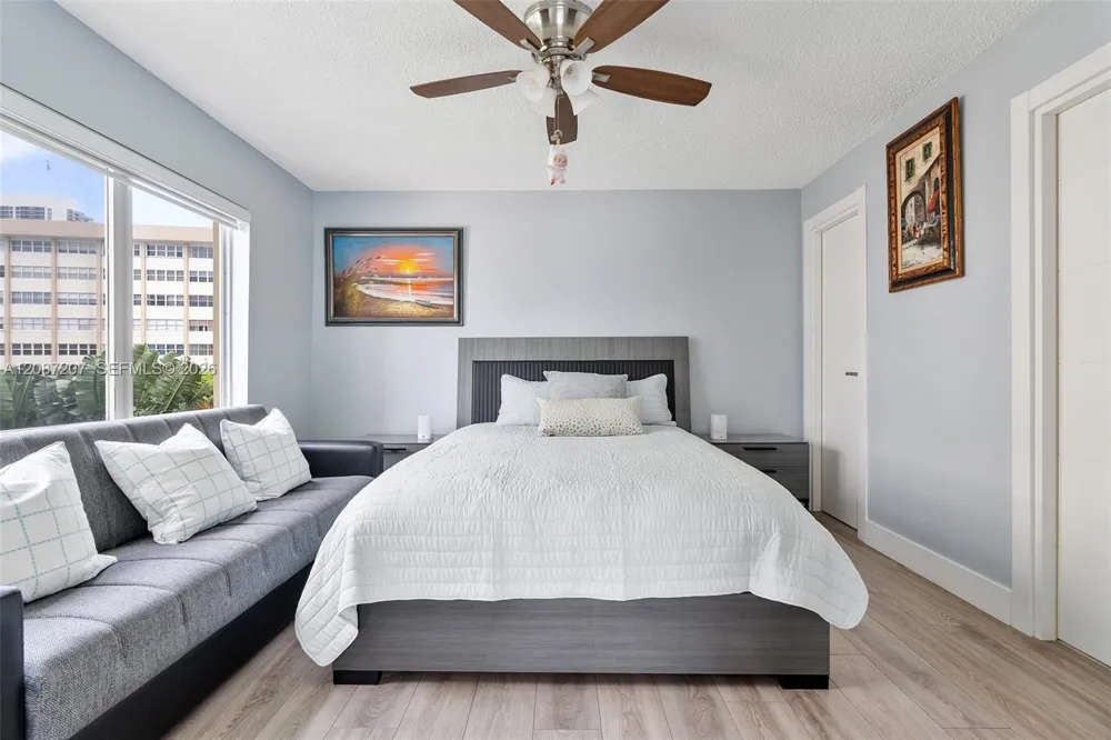 126 Golden Isles Dr #34A Hallandale Beach, FL 33009