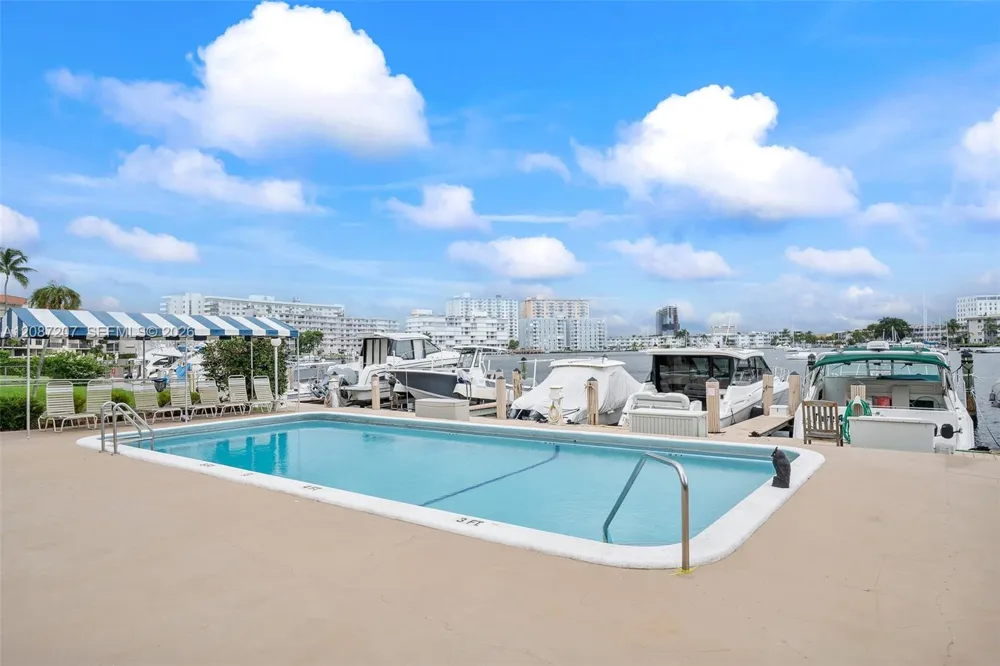 126 Golden Isles Dr #34A Hallandale Beach, FL 33009