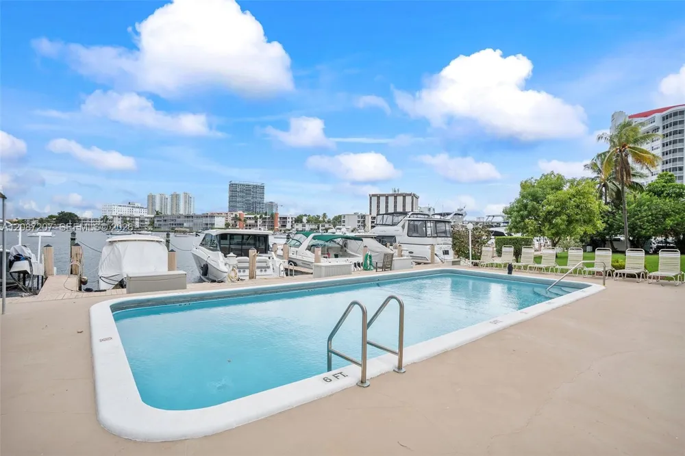 126 Golden Isles Dr #34A Hallandale Beach, FL 33009