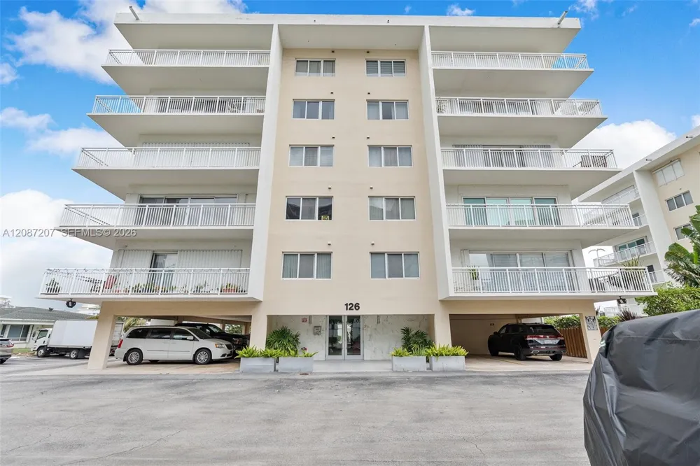 126 Golden Isles Dr #34A Hallandale Beach, FL 33009