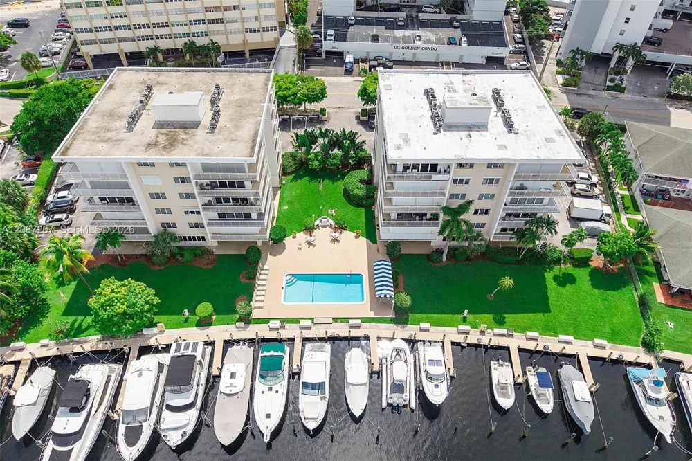126 Golden Isles Dr #34A Hallandale Beach, FL 33009