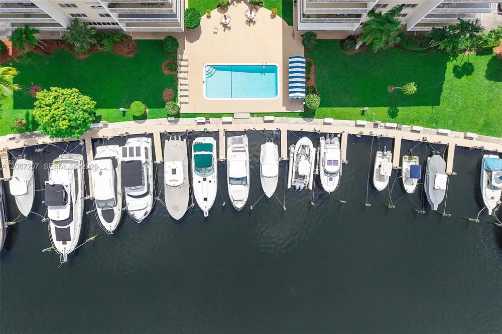 126 Golden Isles Dr #34A Hallandale Beach, FL 33009
