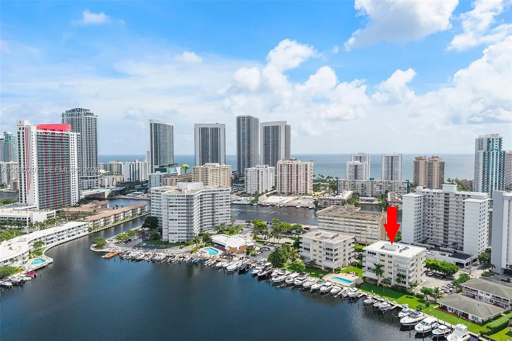 126 Golden Isles Dr #34A Hallandale Beach, FL 33009