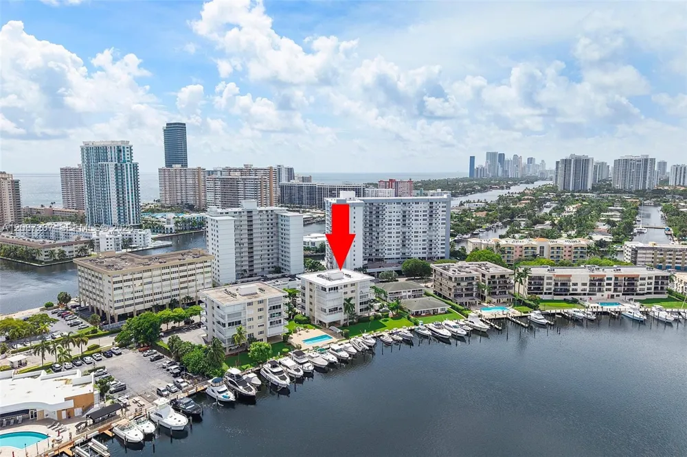 126 Golden Isles Dr #34A Hallandale Beach, FL 33009