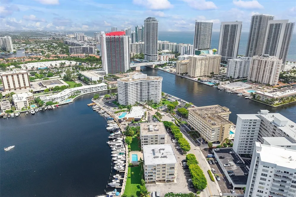 126 Golden Isles Dr #34A Hallandale Beach, FL 33009