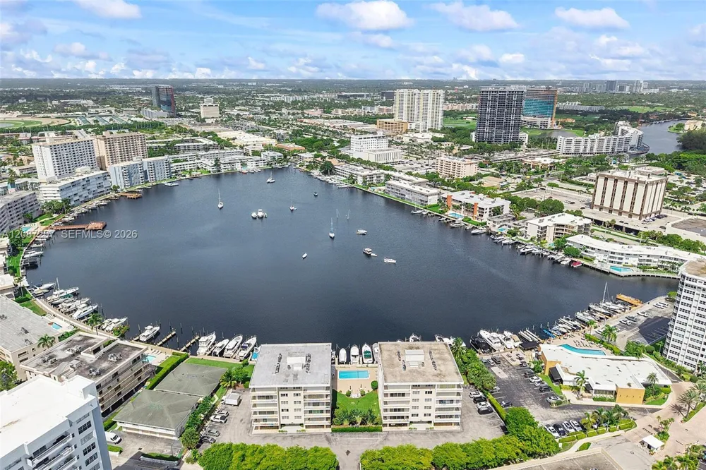 126 Golden Isles Dr #34A Hallandale Beach, FL 33009