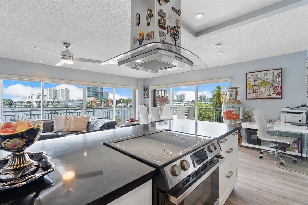 126 Golden Isles Dr #34A Hallandale Beach, FL 33009