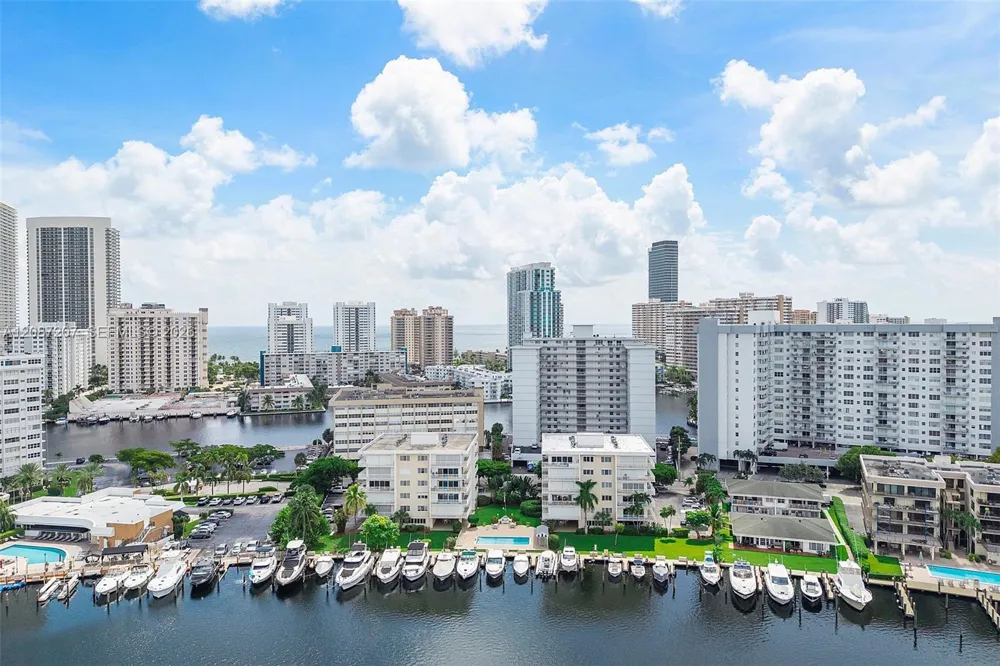 126 Golden Isles Dr #34A Hallandale Beach, FL 33009