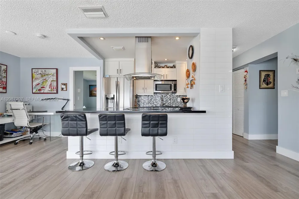 126 Golden Isles Dr #34A Hallandale Beach, FL 33009