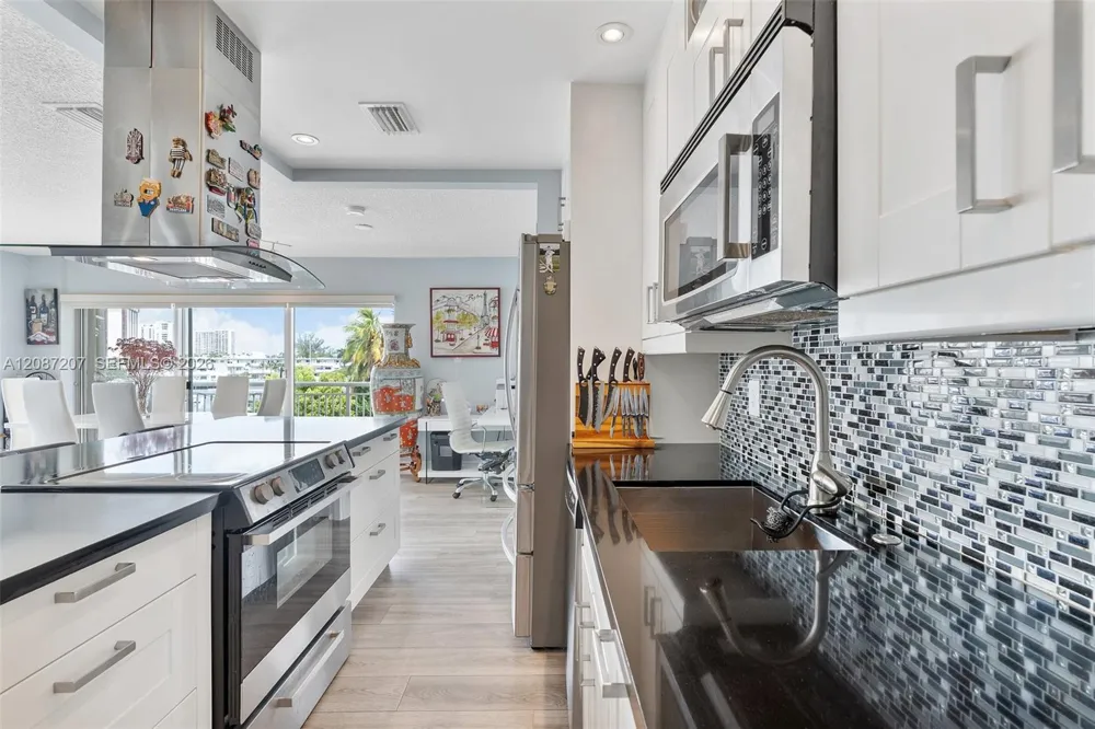 126 Golden Isles Dr #34A Hallandale Beach, FL 33009