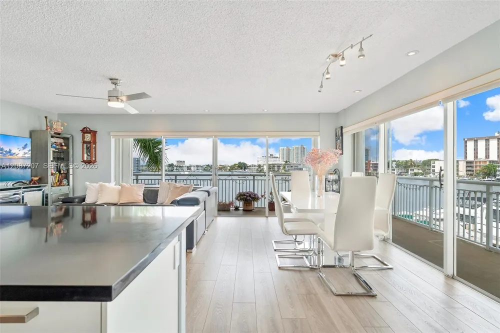 126 Golden Isles Dr #34A Hallandale Beach, FL 33009