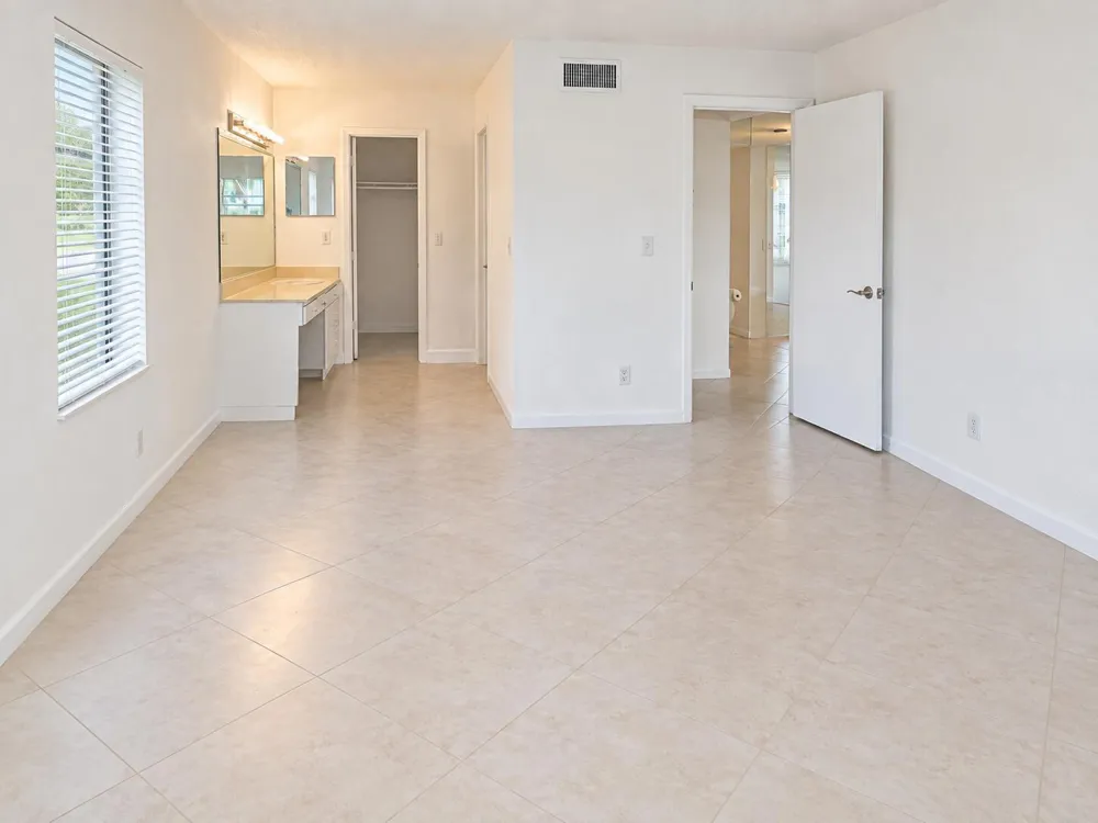 13638 VIA FLORA #D Delray Beach, FL 33484