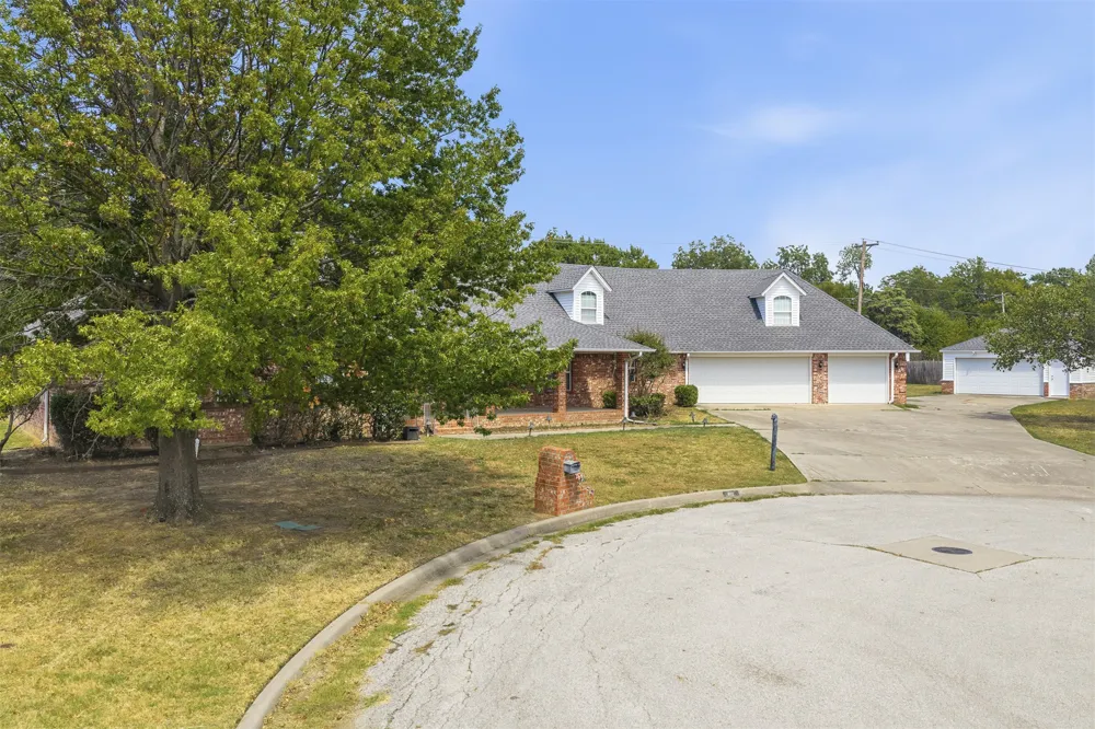 802 Forest Ardmore, OK 73401