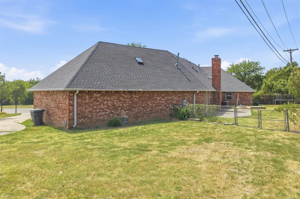 802 Forest Ardmore, OK 73401