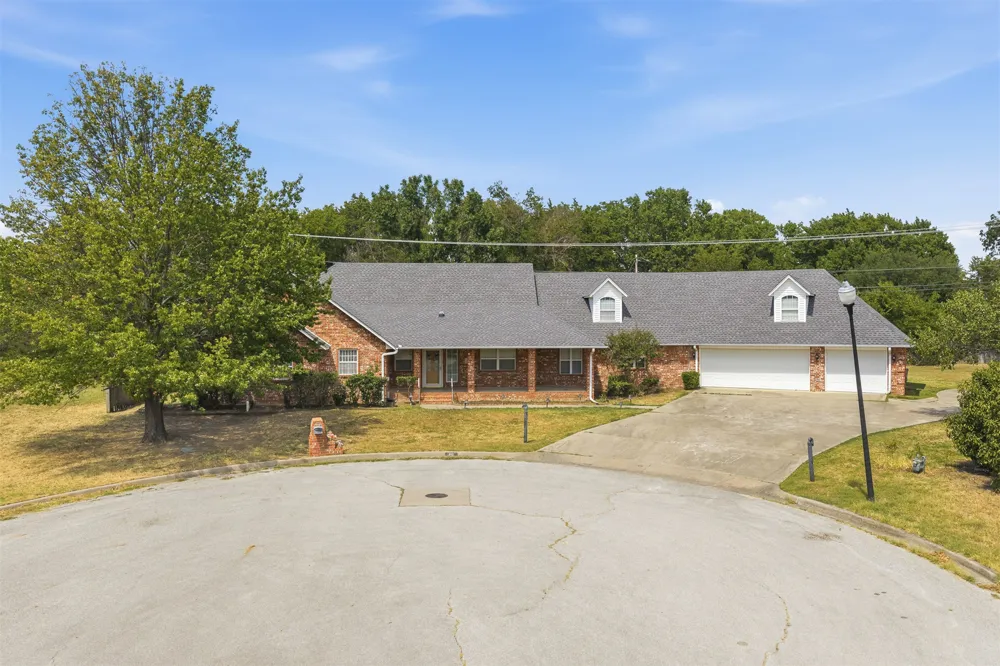 802 Forest Ardmore, OK 73401