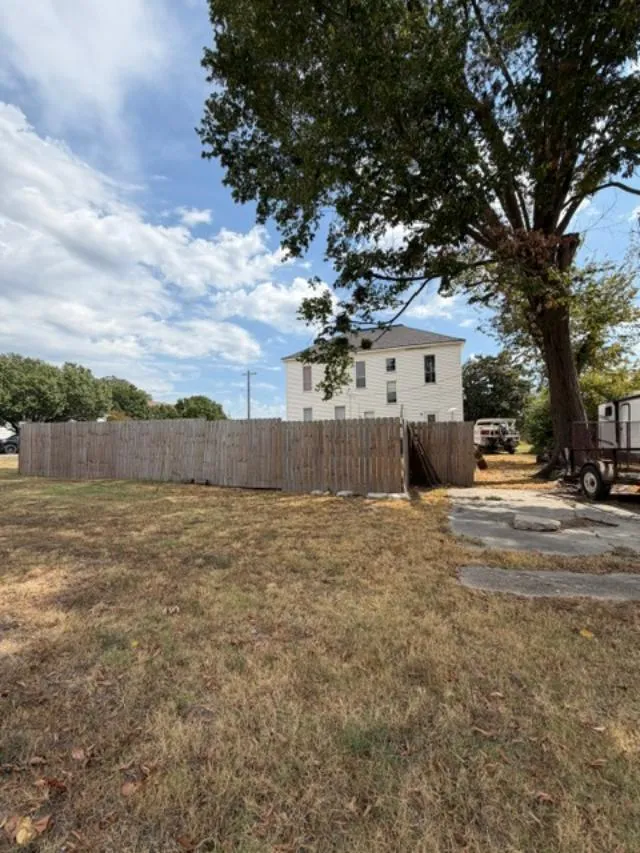 224 Oak Street Holdenville, OK 74848