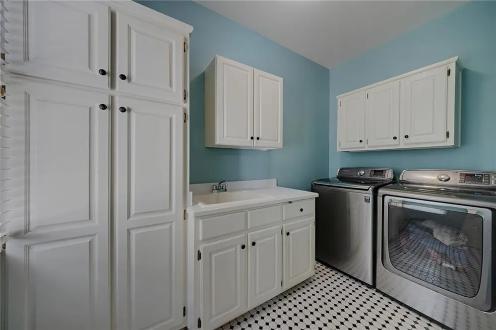 480 Abbeywood Drive Roswell, GA 30075