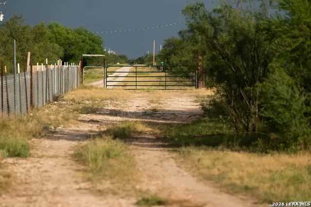 749 SYCAMORE ST Brackettville, TX 78832