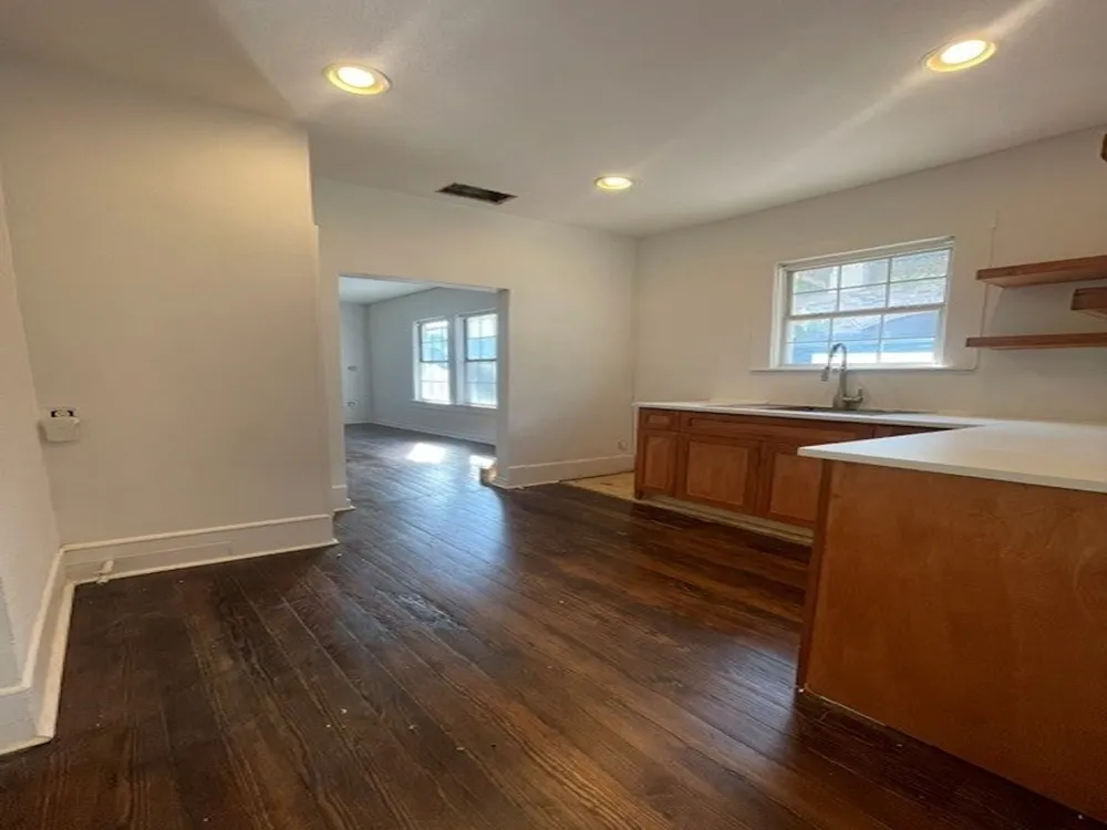 422 S Glasgow Drive Dallas, TX 75223