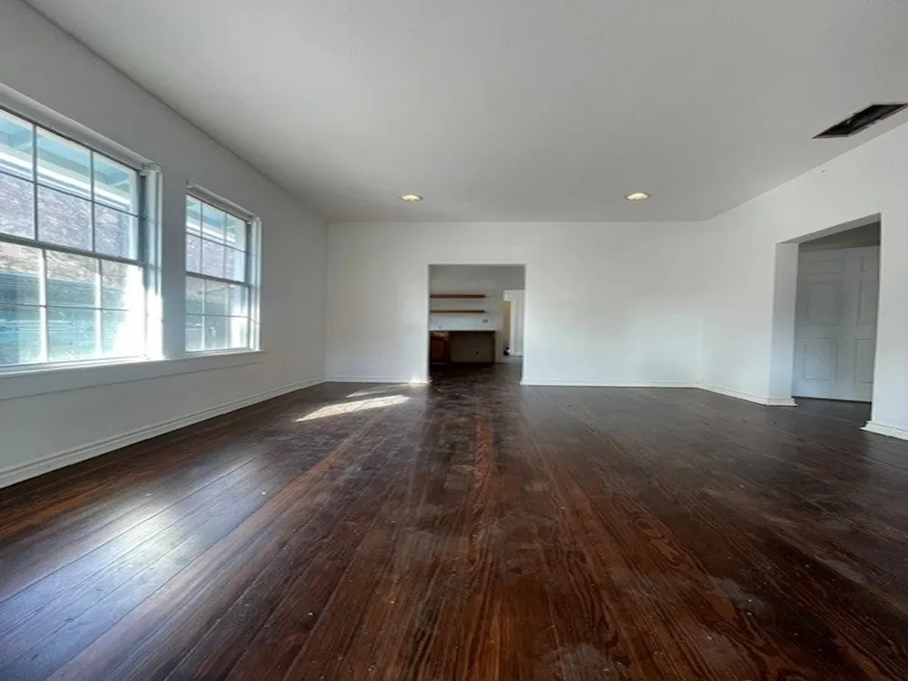 422 S Glasgow Drive Dallas, TX 75223