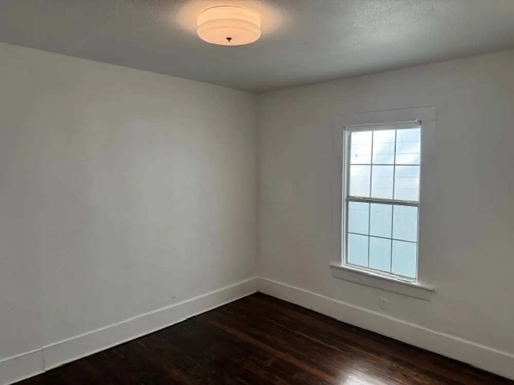 422 S Glasgow Drive Dallas, TX 75223