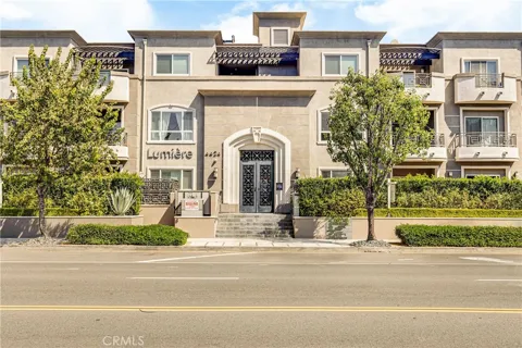 4424 Whitsett Avenue #110