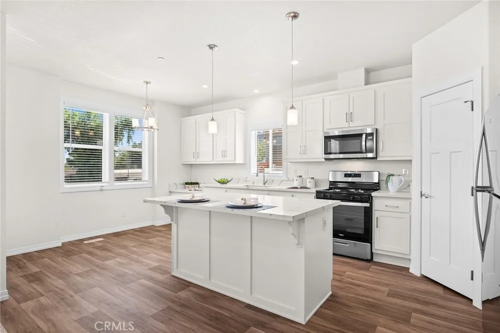 33239 Adelfa Lake Elsinore, CA 92530