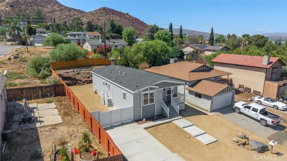 33239 Adelfa Lake Elsinore, CA 92530