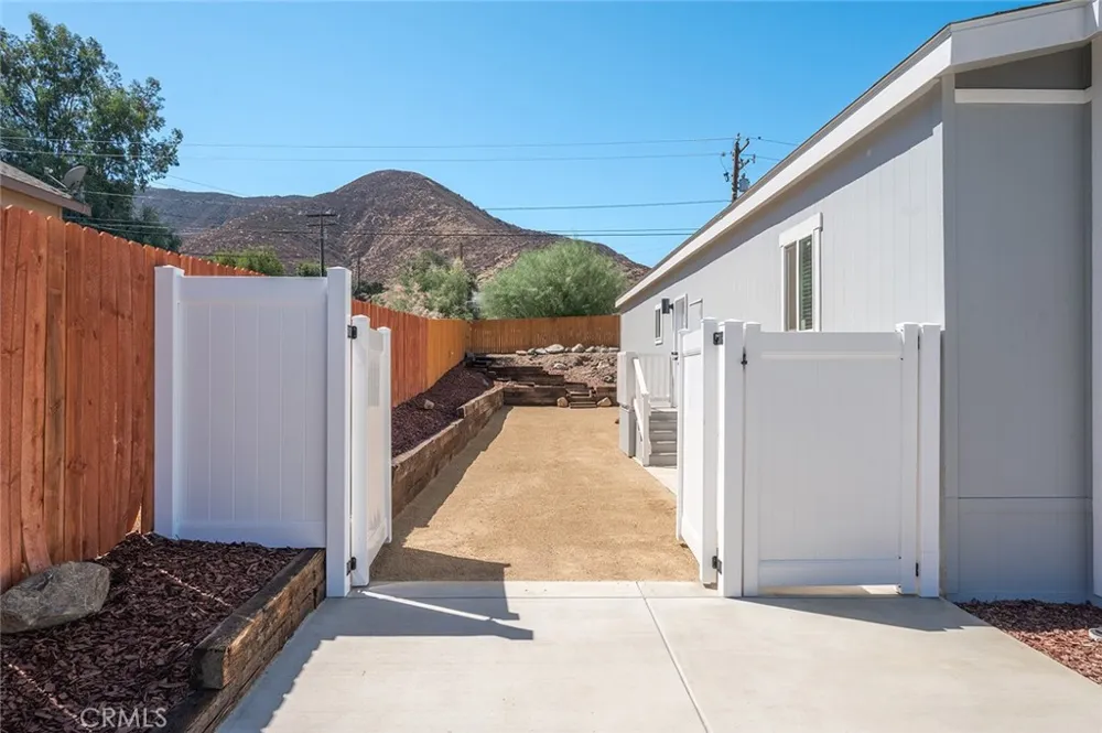 33239 Adelfa Lake Elsinore, CA 92530