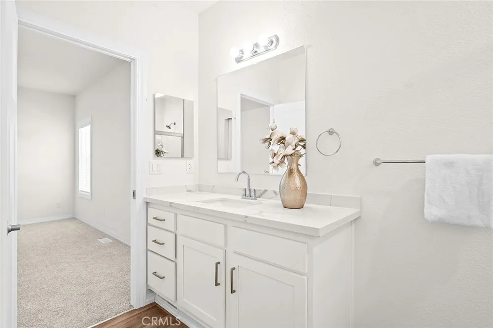 33239 Adelfa Lake Elsinore, CA 92530