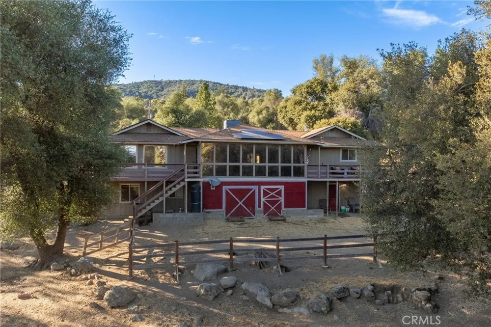 58208 Road 601 Ahwahnee, CA 93601